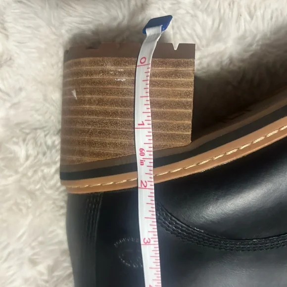 Timberland Black Ankle Boots with Tan Soles never worn - Picture 4 of 4